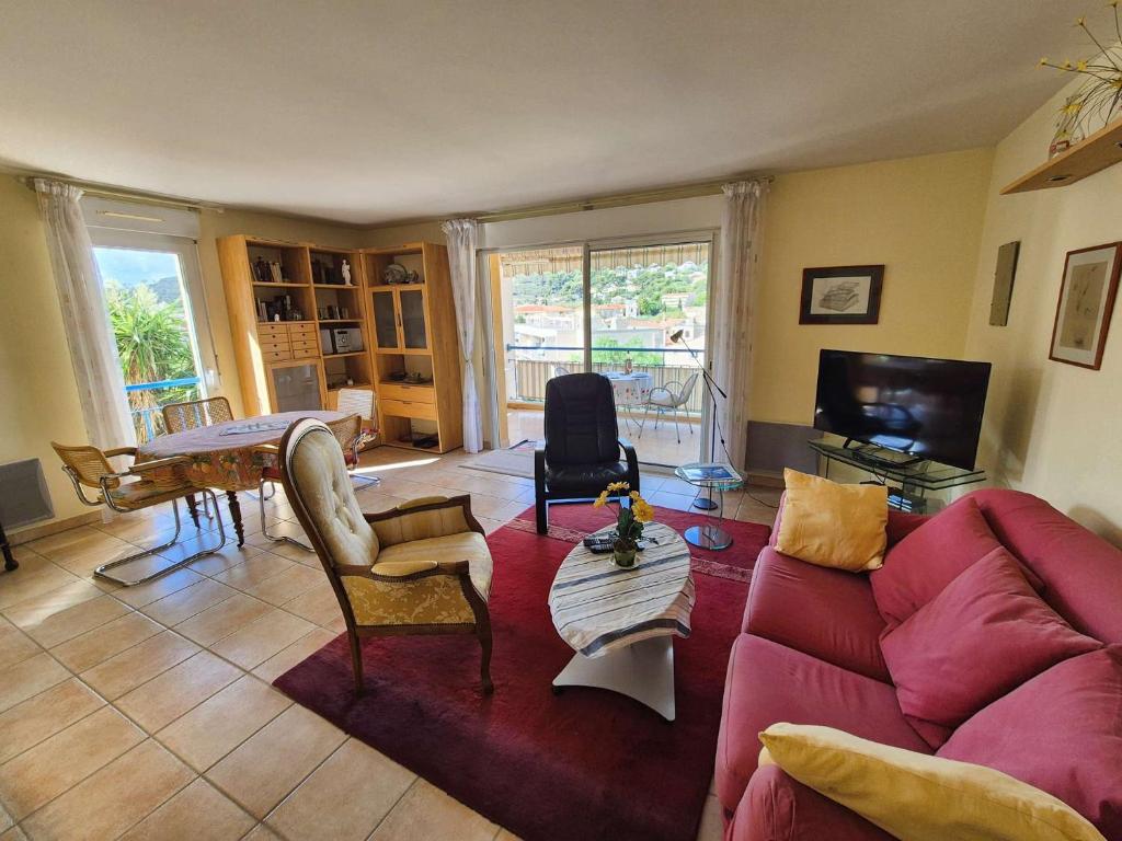 3 chambres, au coeur du village de Saint Mandrier - 4
