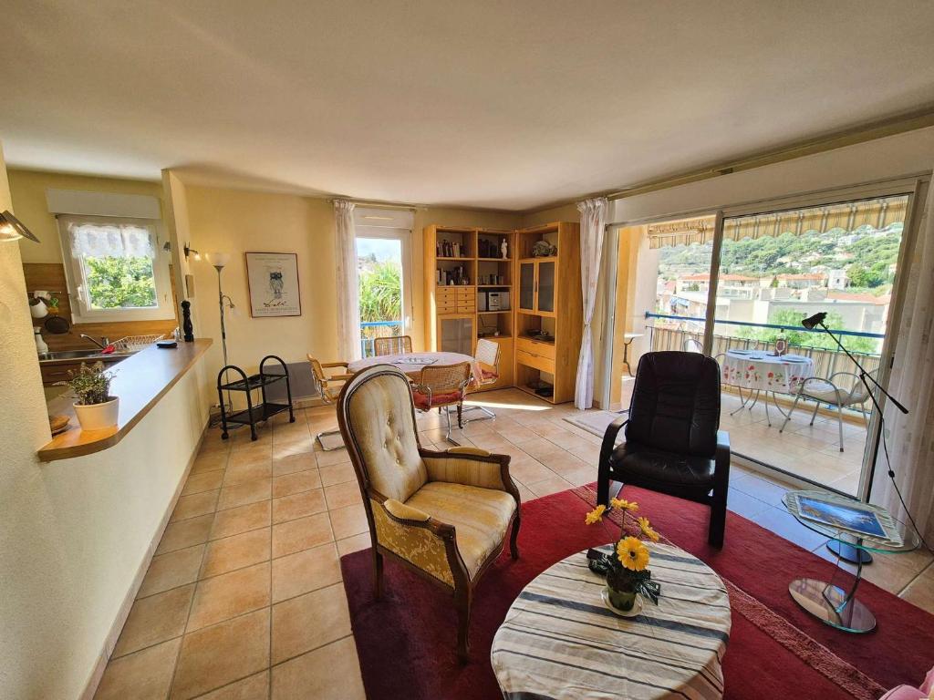 3 chambres, au coeur du village de Saint Mandrier - 5