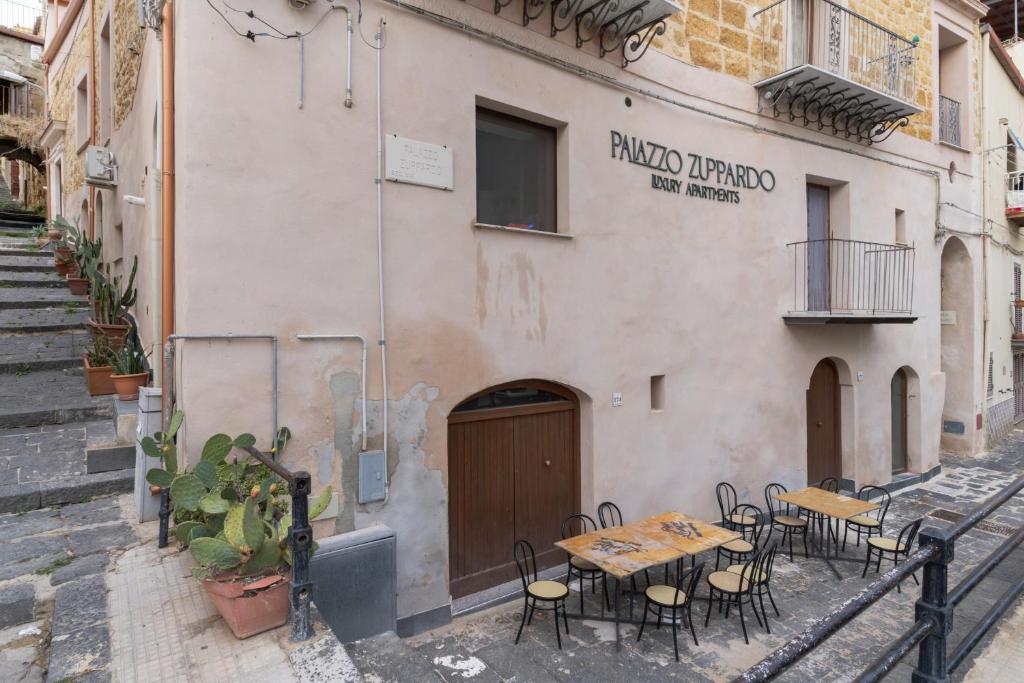 Palazzo Zuppardo Apartments - 1