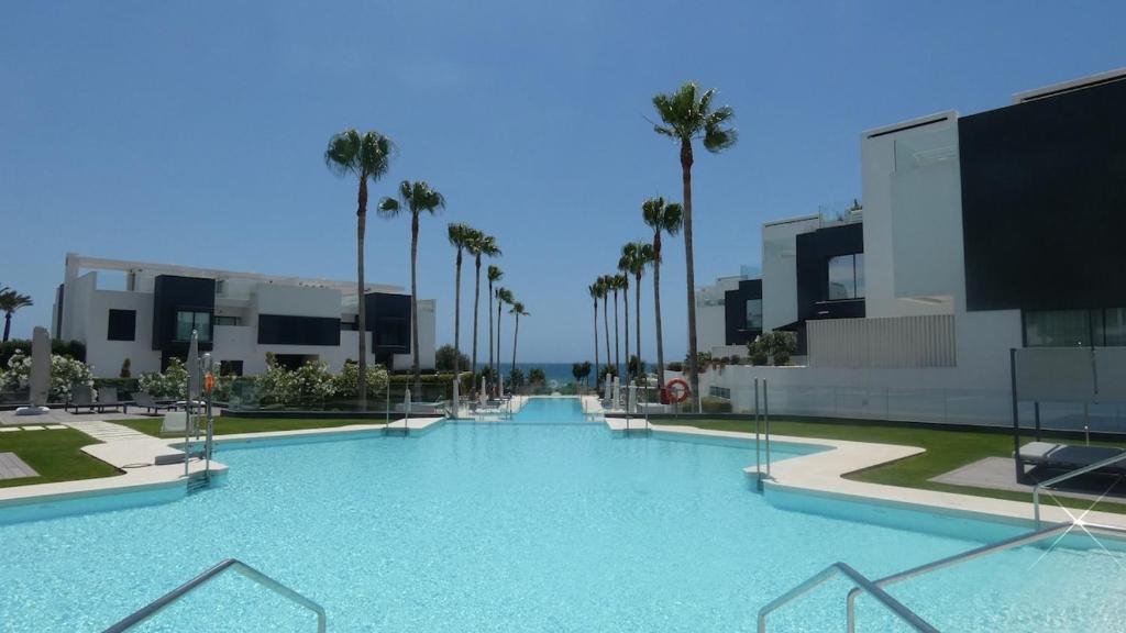 The Island Estepona Casa 5 Luxury Beachfront - 1