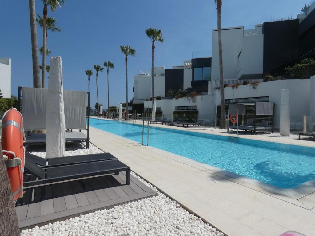 The Island Estepona Casa 5 Luxury Beachfront - 2