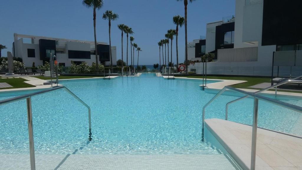The Island Estepona Casa 5 Luxury Beachfront - 3