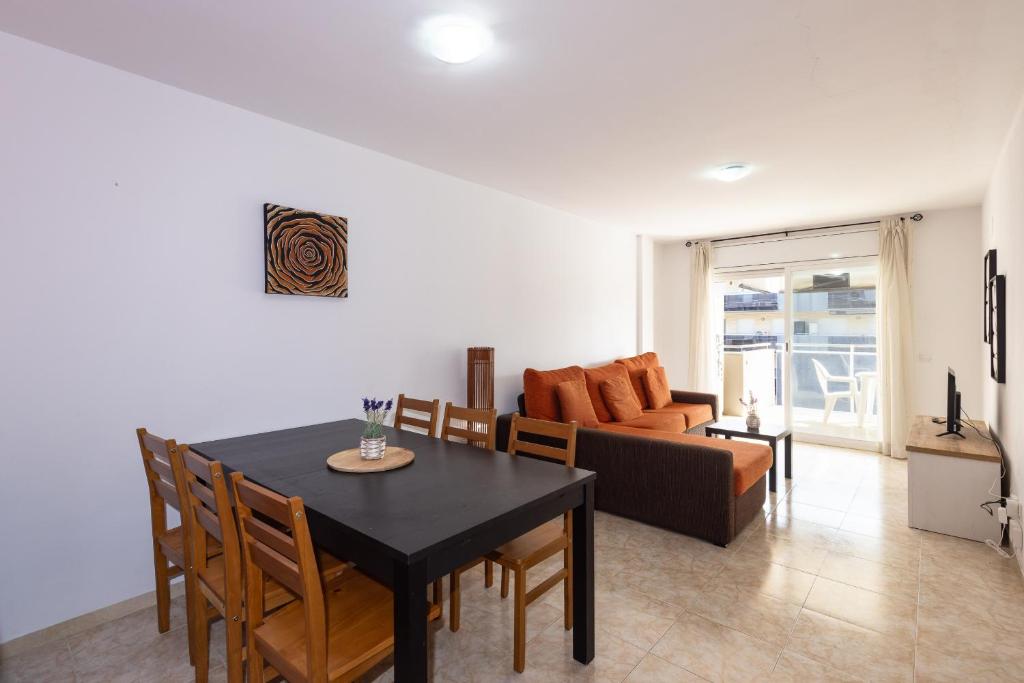 Apartamentos NOVA PINEDA 2 - 4