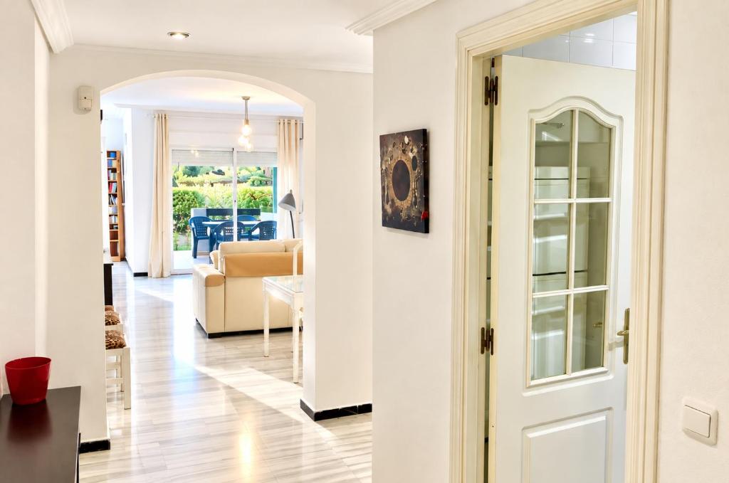 Puerto Banus with private garden - 3