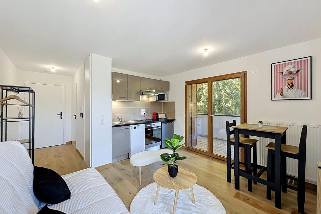 Cosy Studio with Balcony & Mont-Blanc View - 3