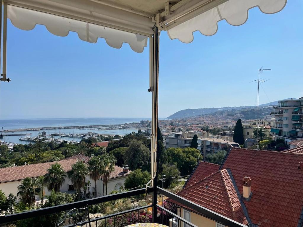 Sea-view apartment - 3 bedrooms - parking space - 3