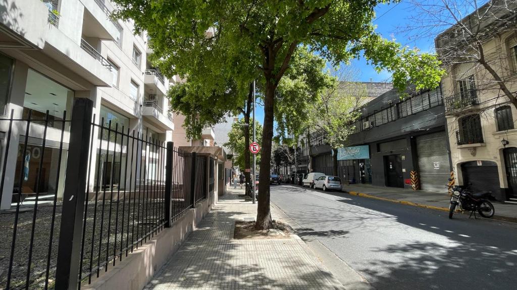 Studio in modern complex with 24-hour security - 5