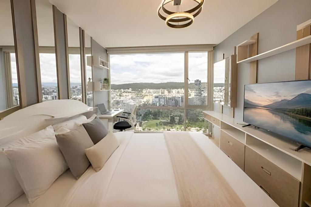 Family Apartment on the 23rd Floor Amazing View! - 3