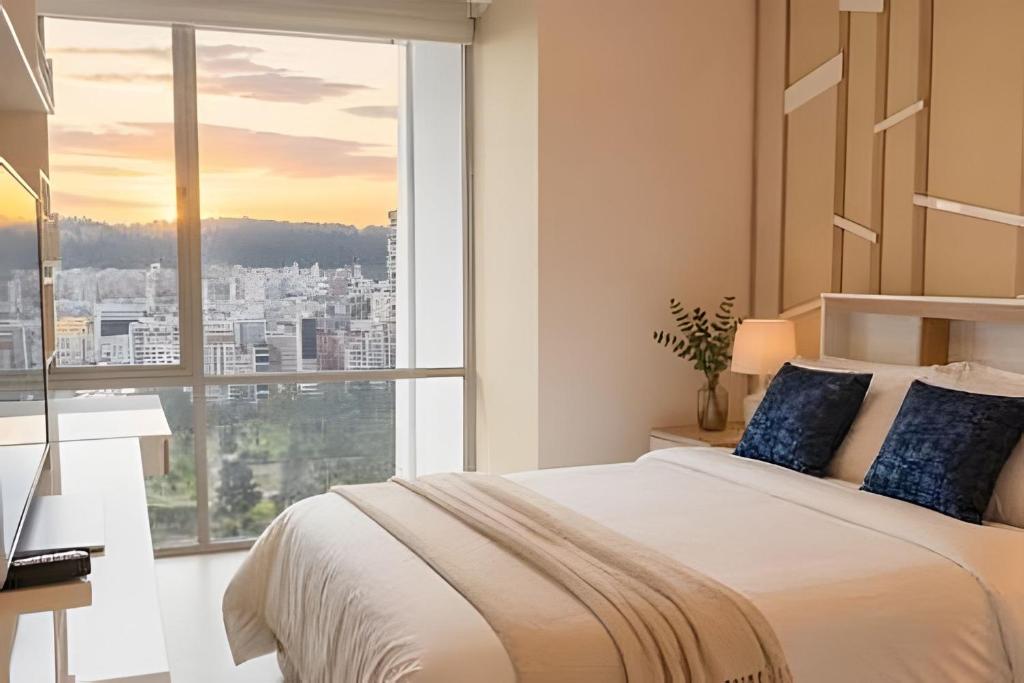 Family Apartment on the 23rd Floor Amazing View! - 4