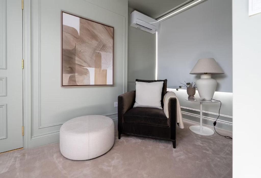 Lovely 4 BDR apartment Free Parking - 5