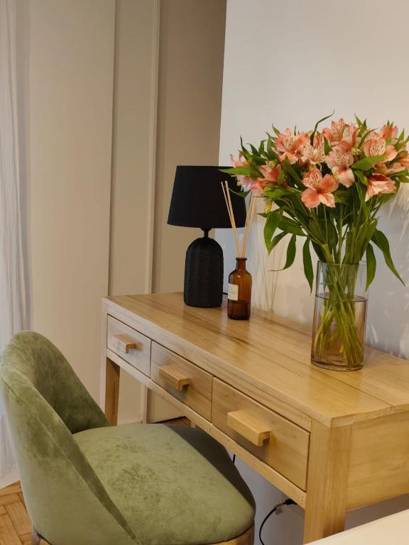 French Buenos Aires, cálido departamento con detalles de categoría en zona privilegiada y tranquila - 1