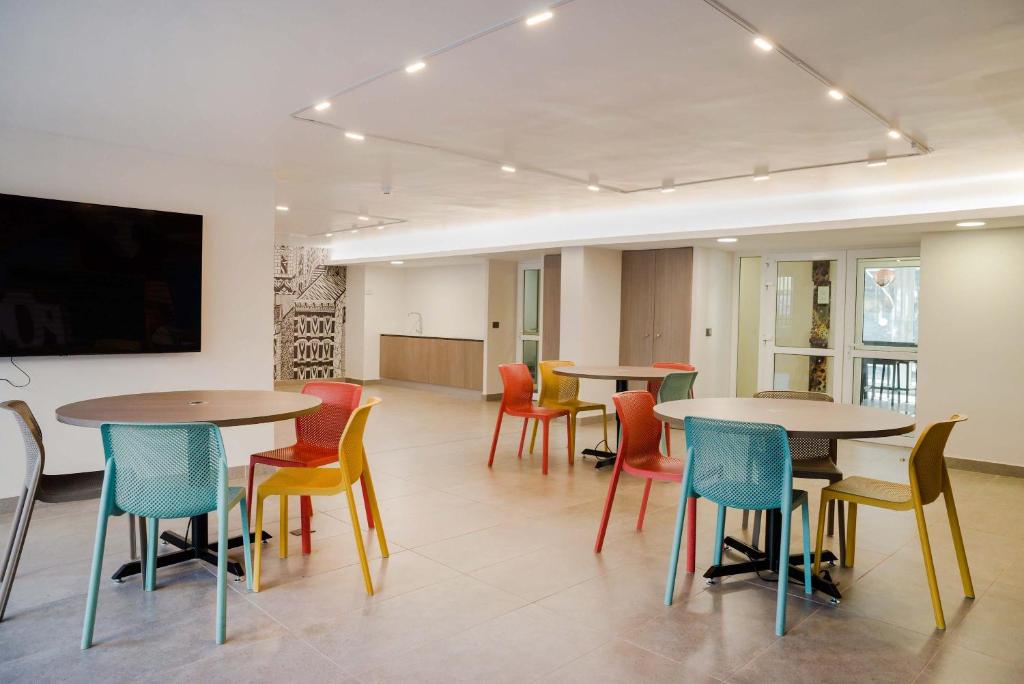 Discover Nunoa Cozy 1BR with Local Charm - 3