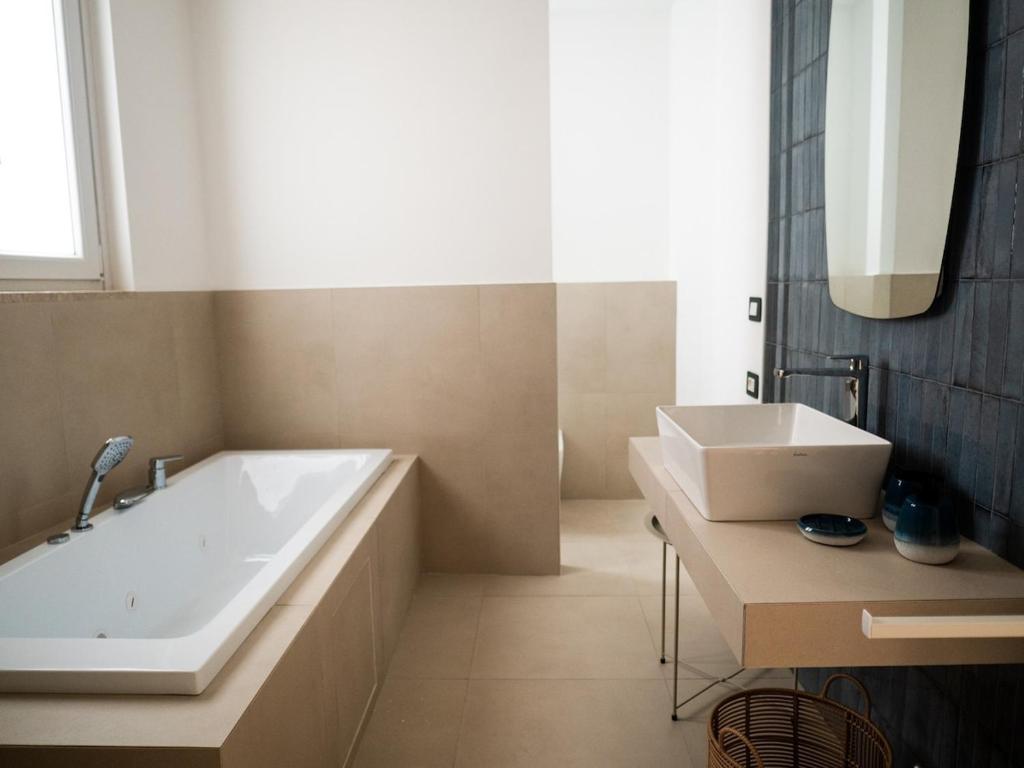 Etnicastay - Renovated historic apartment - Walk to via Etnea - 4