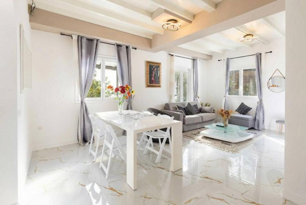 Monaco Sea-View Villa with Jacuzzi - 1