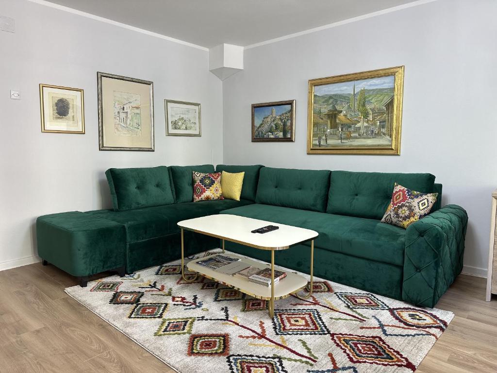 Chill & Play Apartment with Garage - 4