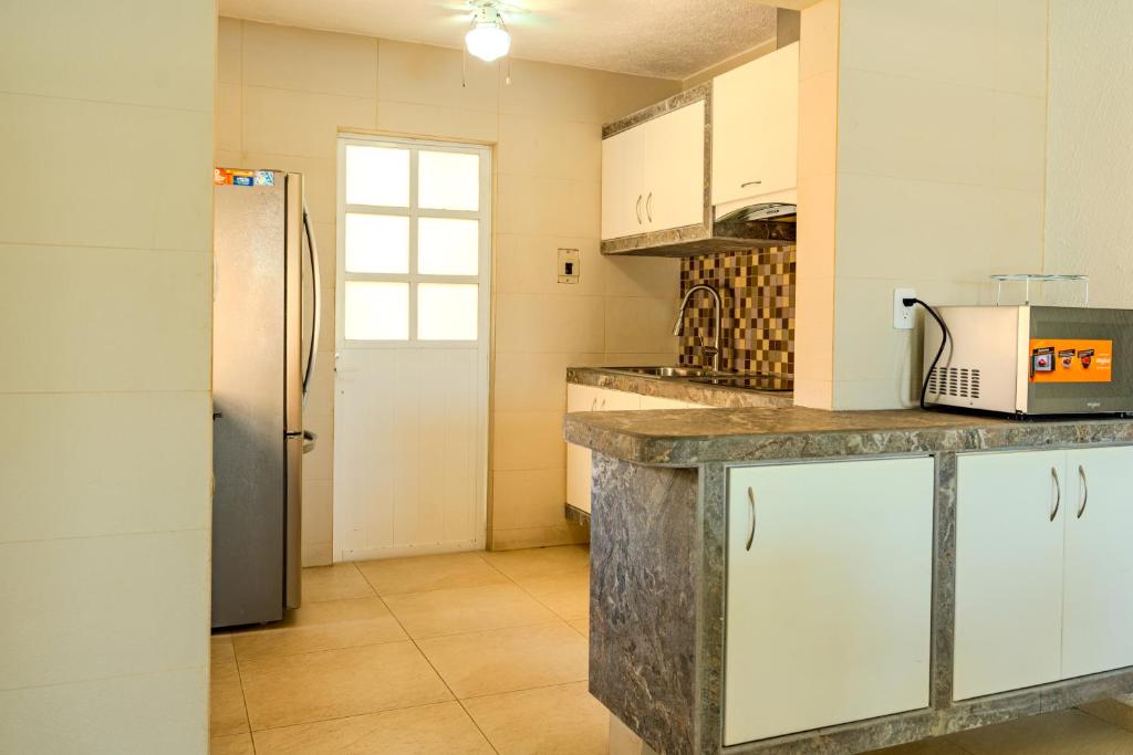 Family House with Private Jacuzzi & Pool, 3 Bedrooms - 4
