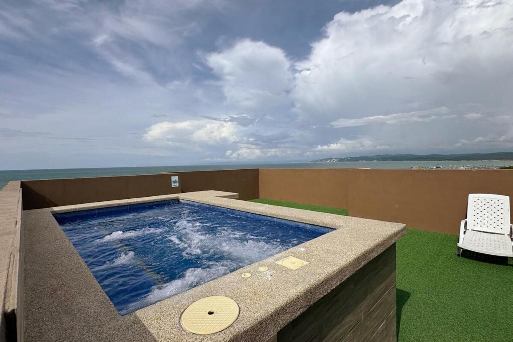 Suite Ideal con Vista al Mar y Jacuzzi - 2