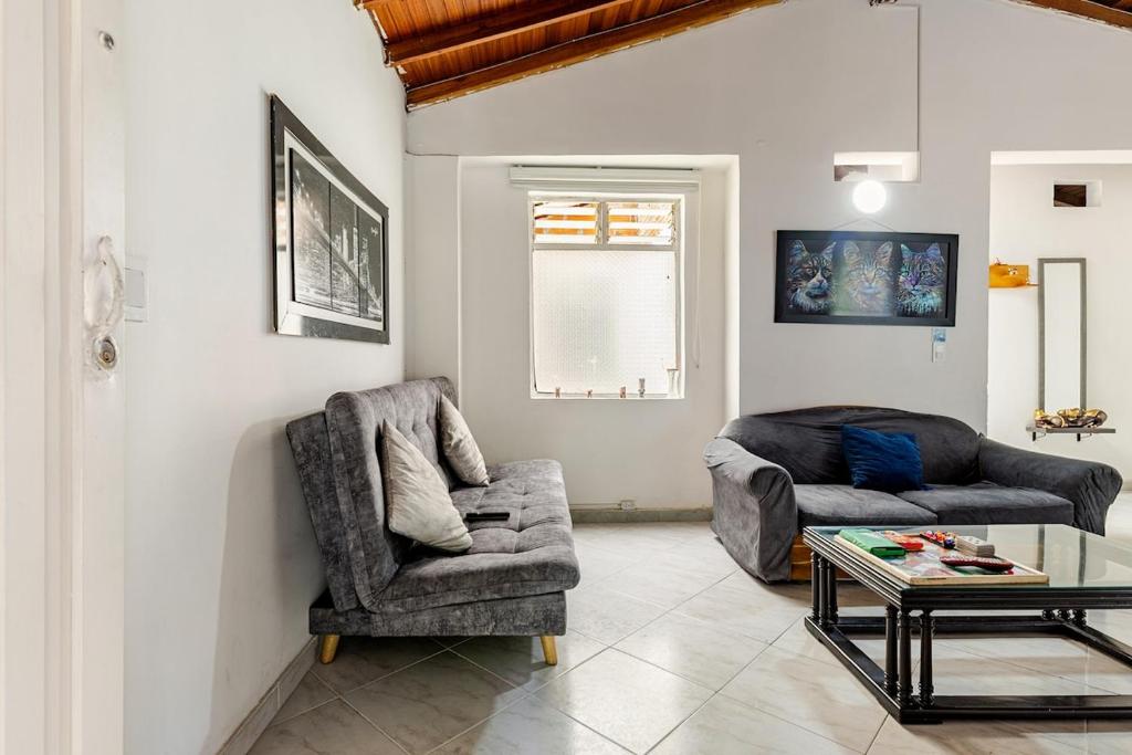 Casa comoda en Laureles cerca del Estadio y la 70 "Máx 8 huéspedes - 2