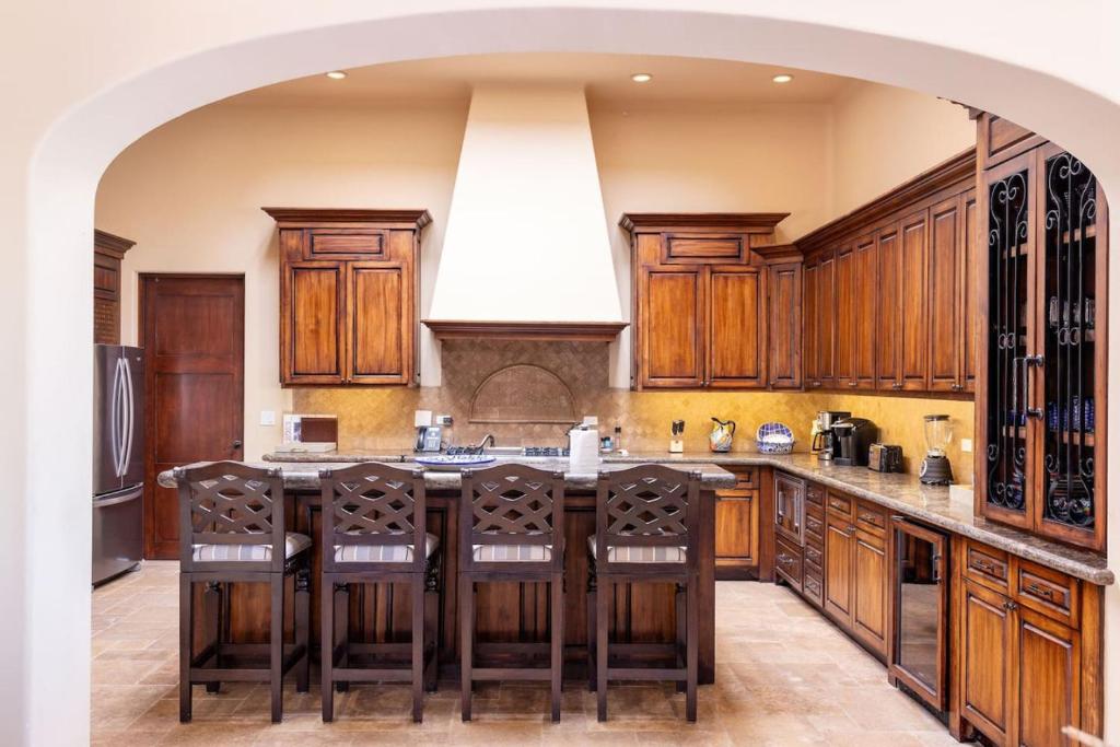 5-BR Golf Villa With Transportation Included - 4