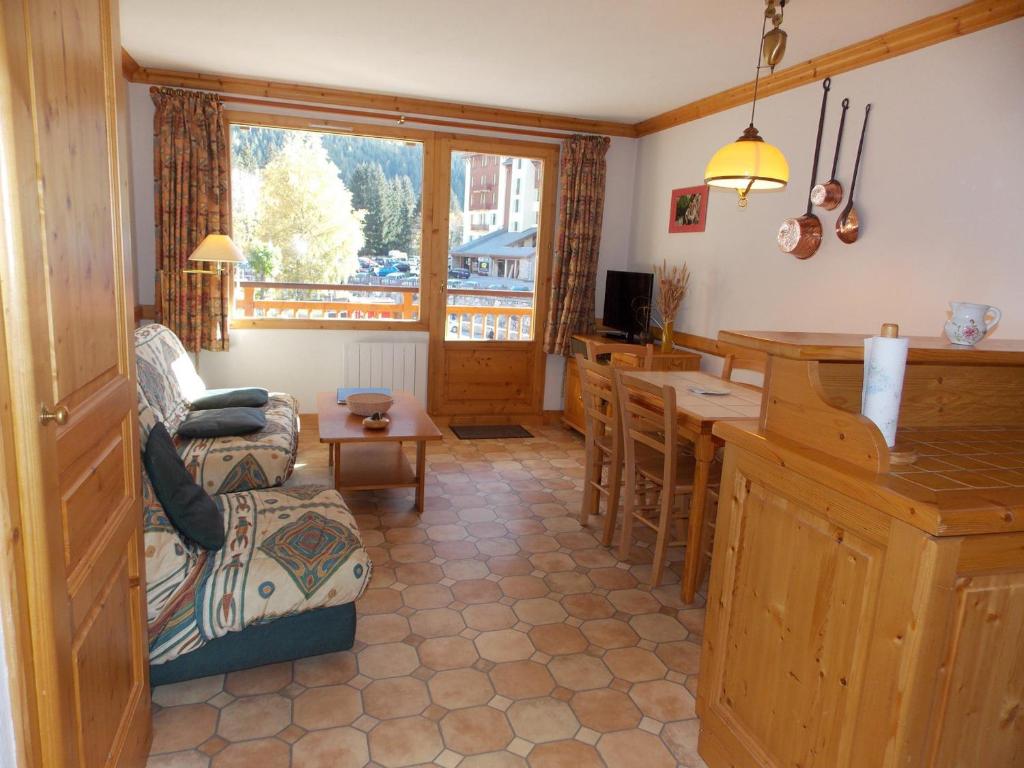 Appartement idéal avec balcon - 4 pers. - FR-1-906-90 - 1