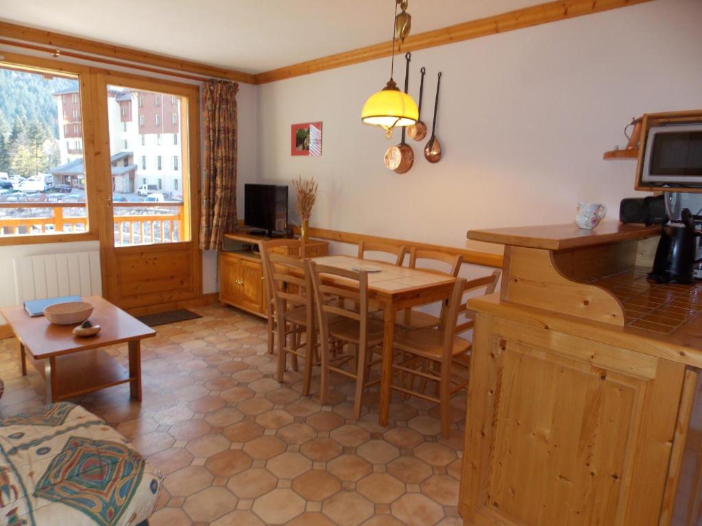 Appartement idéal avec balcon - 4 pers. - FR-1-906-90 - 4