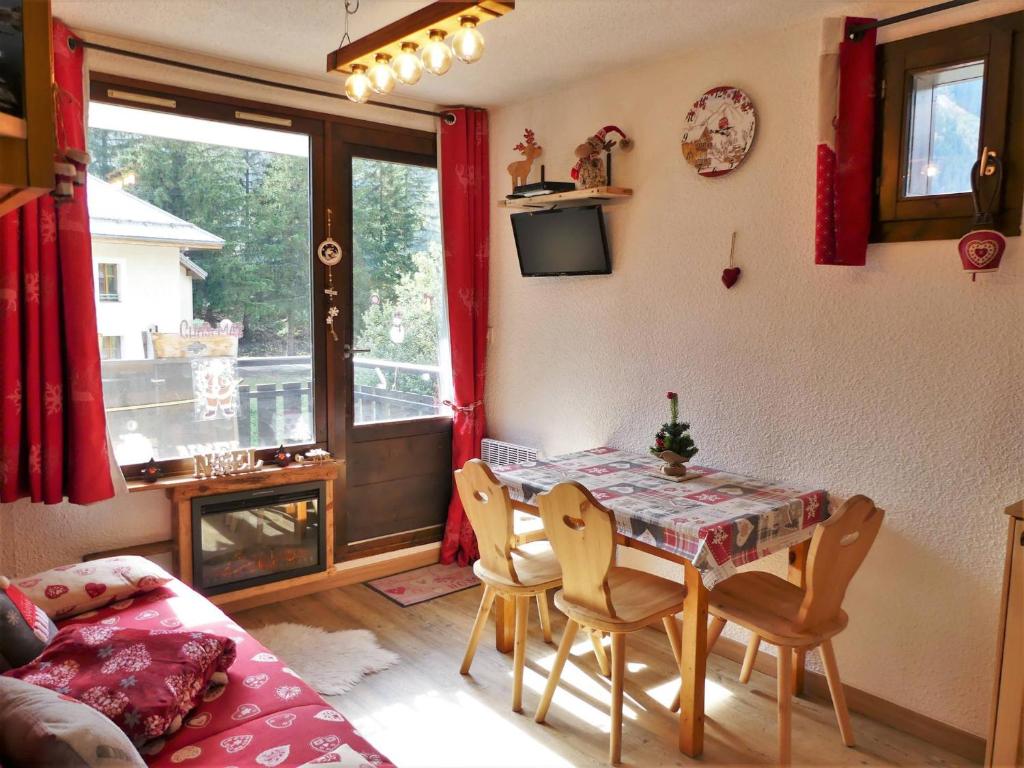 Studio rénové, vue montagne - 4 pers. - FR-1-906-92 - 1