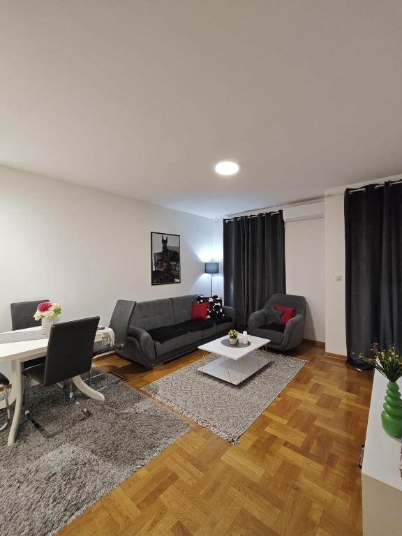 Central Walk Apartment - 2