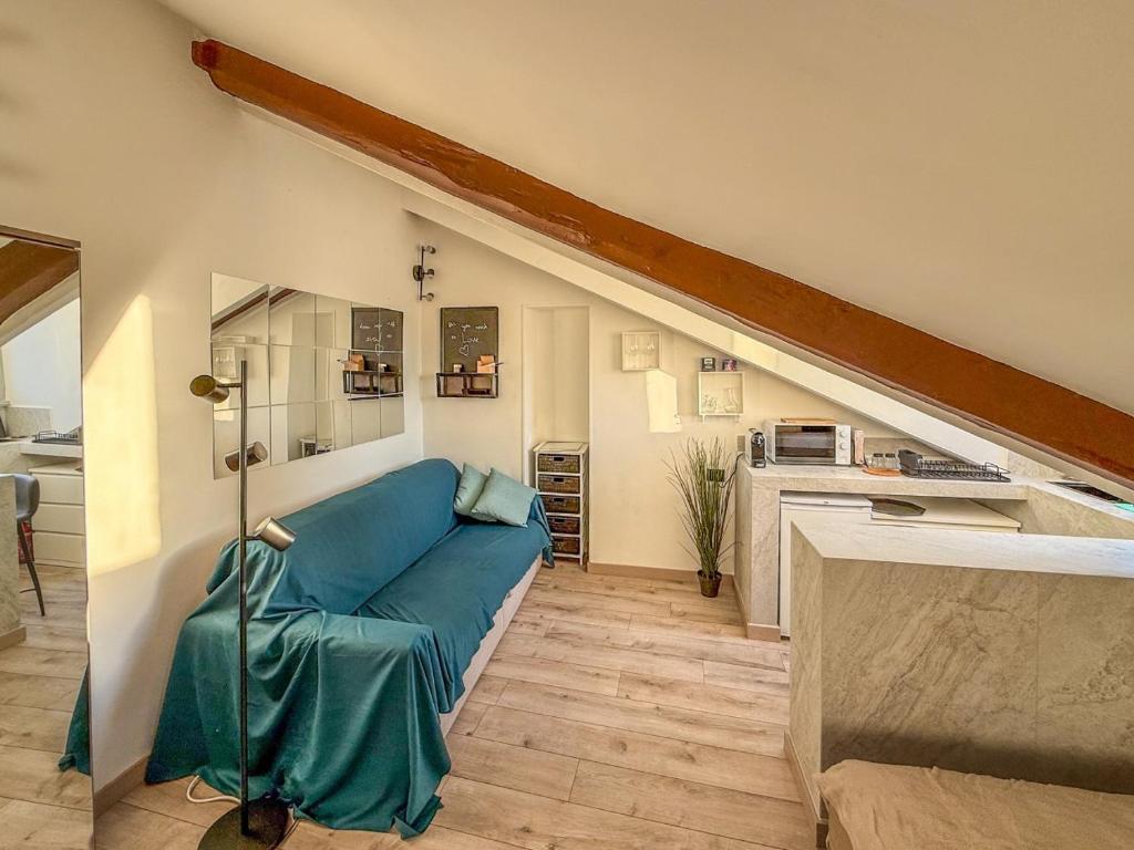 Mole House - 5