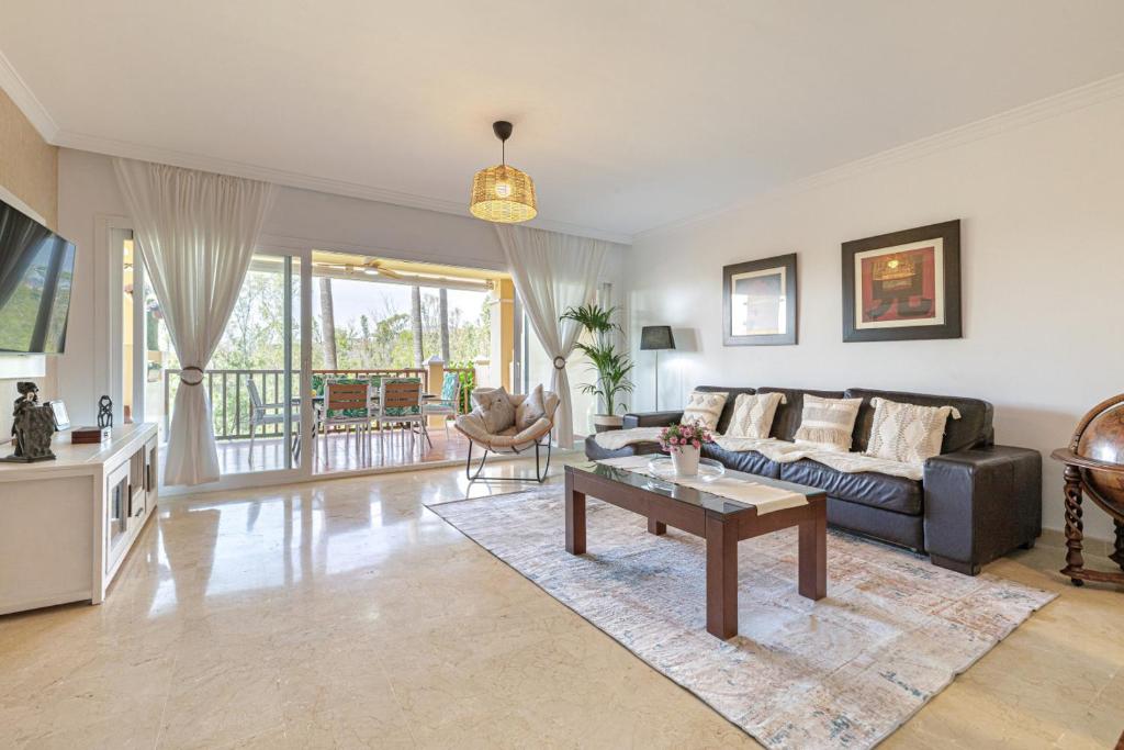 Estepona Resort Apartment with Spa and Tennis - 3