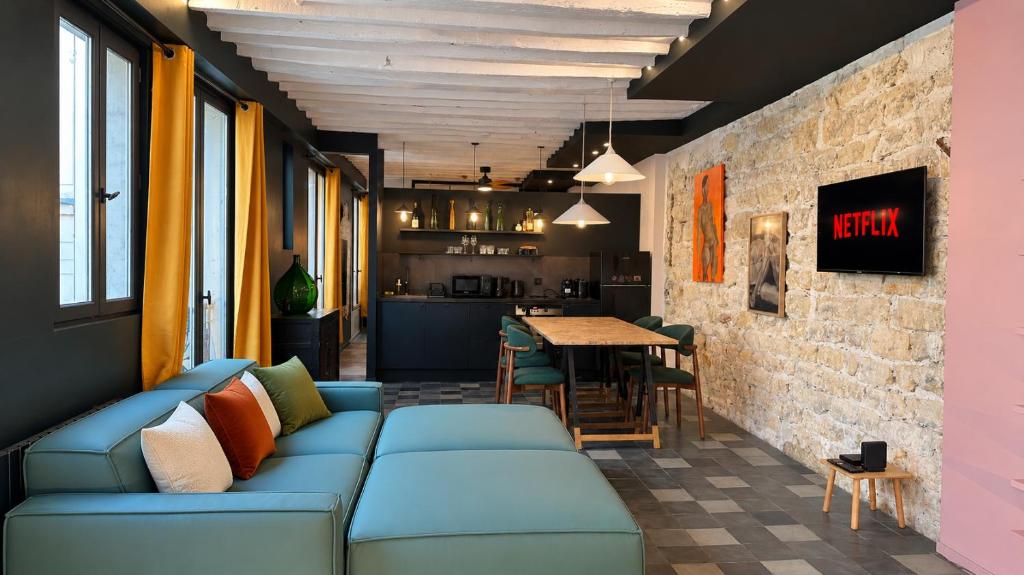 Le Marais Unique 1BR Apartment in Central Paris - 1