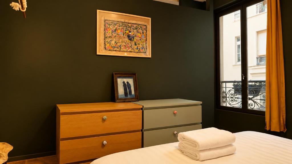 Le Marais Unique 1BR Apartment in Central Paris - 4