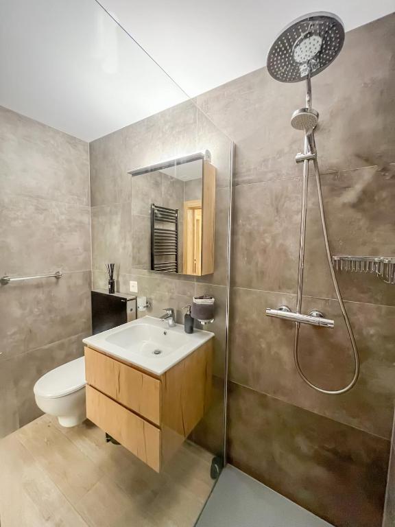 Contemporary Alpine 2-Bedroom Apartment - 3