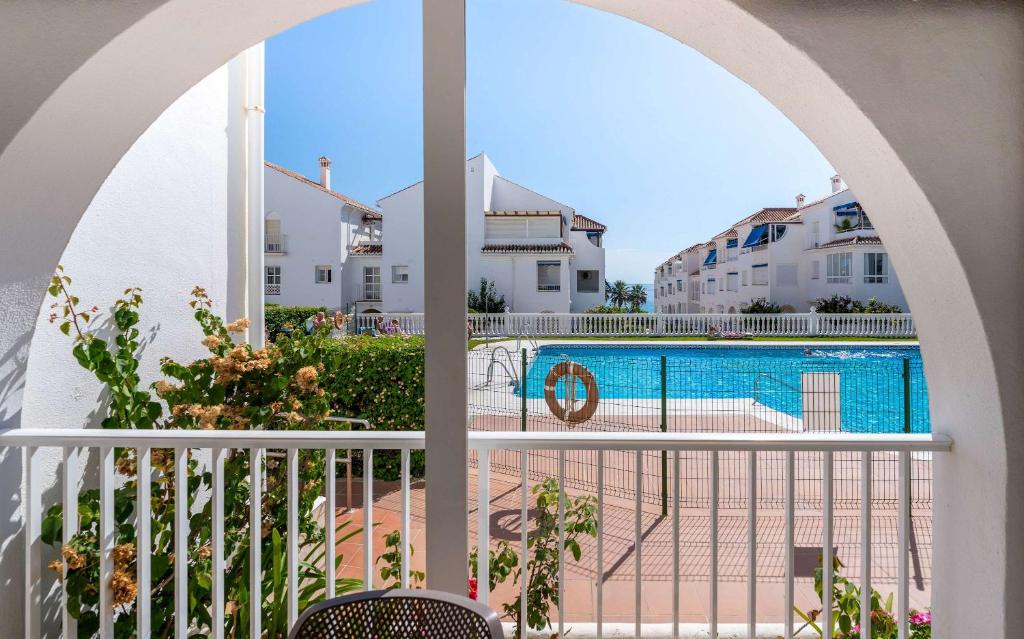 Modern 2-bed 2-bathroom by the pool Las Fuentes de Nerja - 3