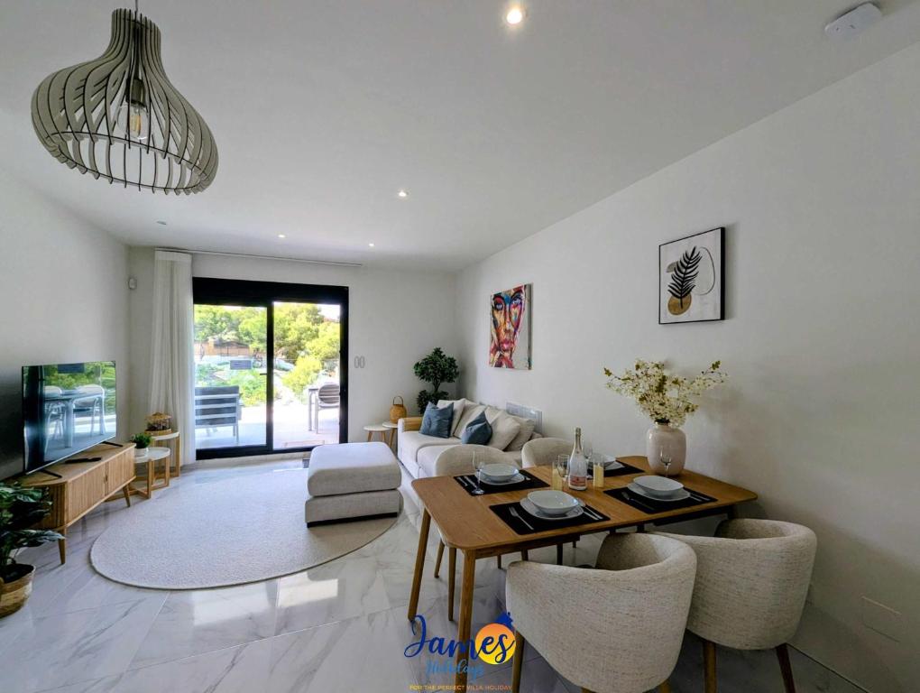 Modern Escape South Facing Terrace 3 Pools VM92 - 4
