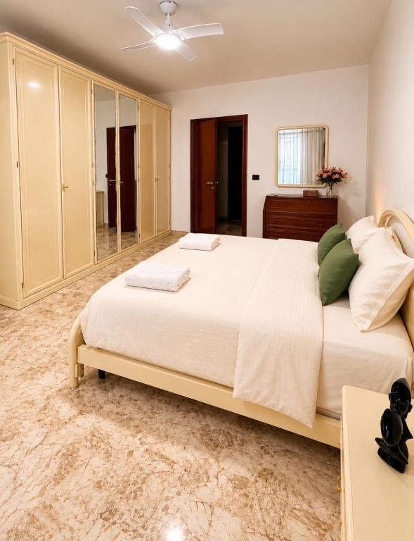 Comfortable Rooms 6 Minutes from the Sea - 3