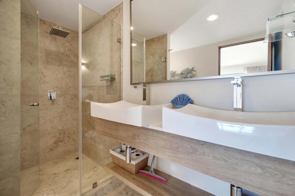 Marvelous Brand New 2 BR Condo - Pool with Ocean Views - 4