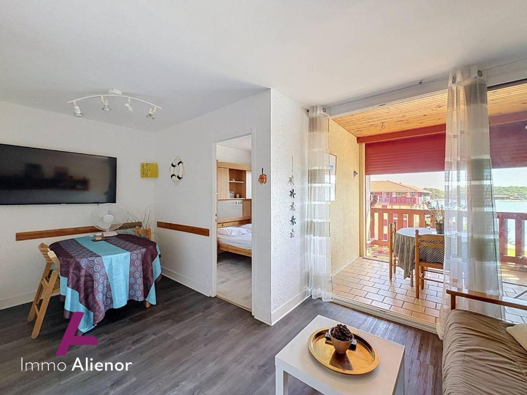 SOUSTONS PLAGE - T2 cab 4 personnes - S.ALBRETIII 07 - 4