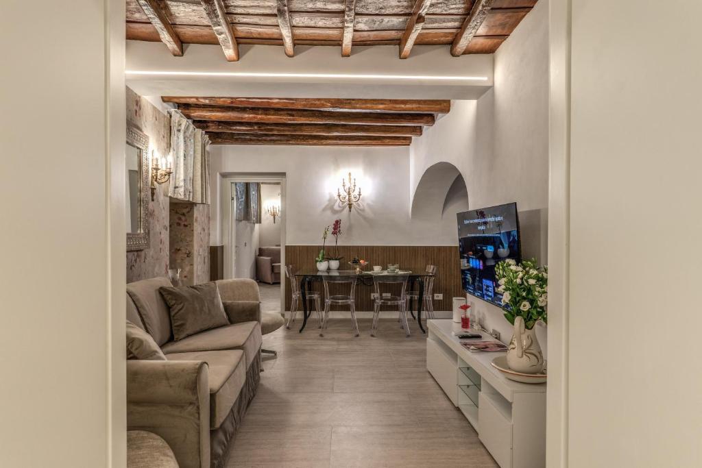 Monti Charm House - 1