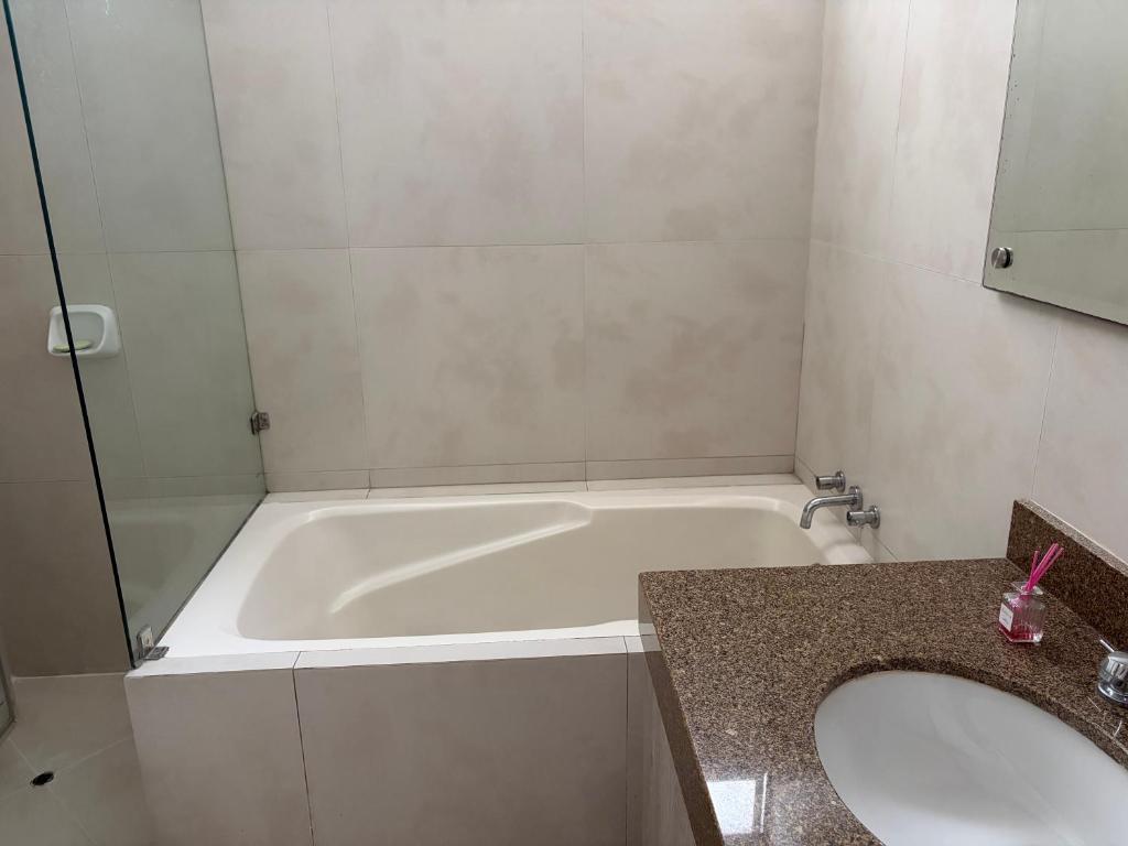 Amplio departamento con vista al parque San Isidro Lince - 5