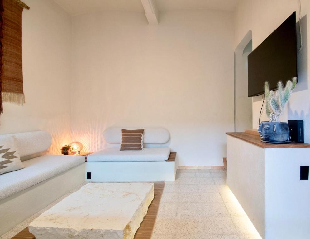 Artisan Home, 7 Bedrooms, AC, Rooftop View - 1