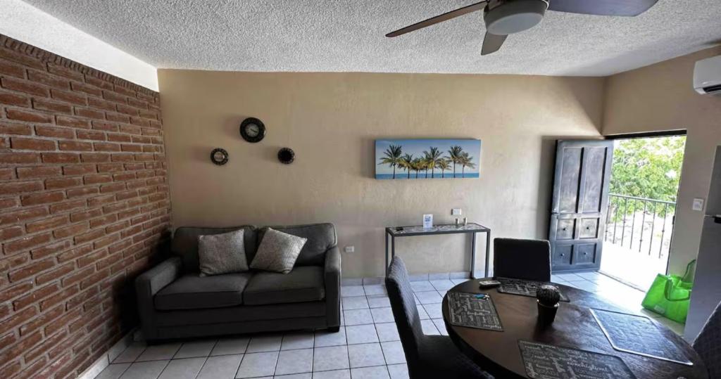 Cabo Hideaway Apartments - 3