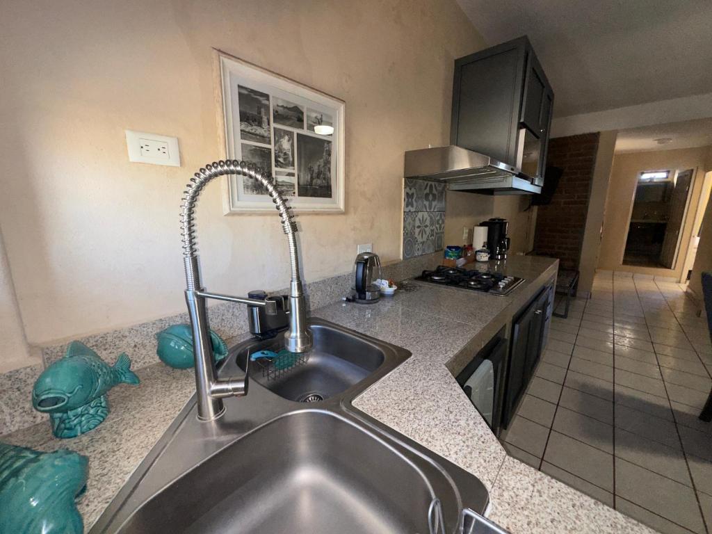 Cabo Hideaway Apartments - 4