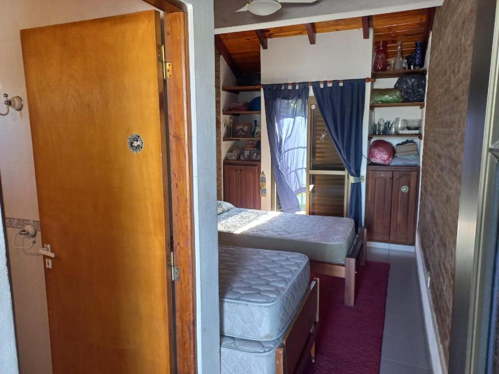 2 bedroom house with AA, 4 beds - pool - grill- ping pong - 5