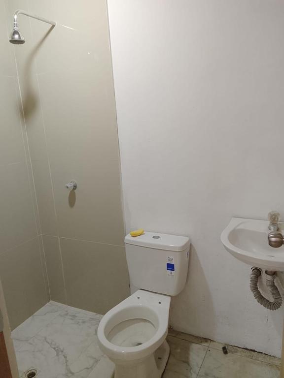 House in Carmen de Apicalá with pool access! - 2