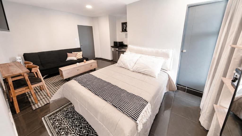 Barranco Studio with Workspace and Fast WiFi - 5