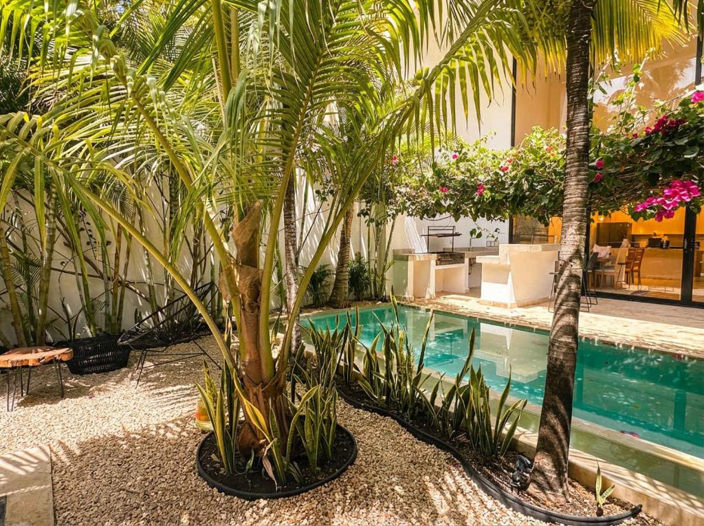 Stunning 4BR Villa with Private Pool La Veleta Retreat - 3