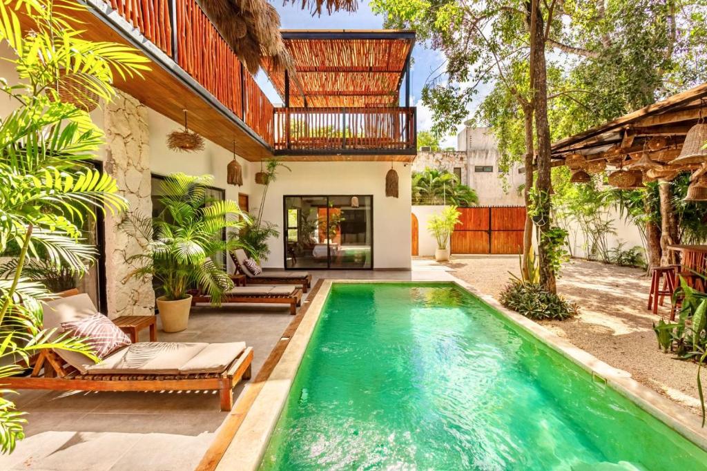 7BR Dream Villa Pool Jacuzzi and Stylish Patio - 5