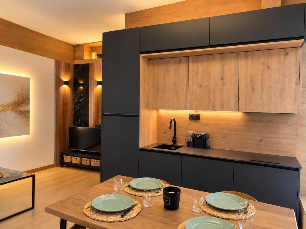 Luxury Design Apartment - 2