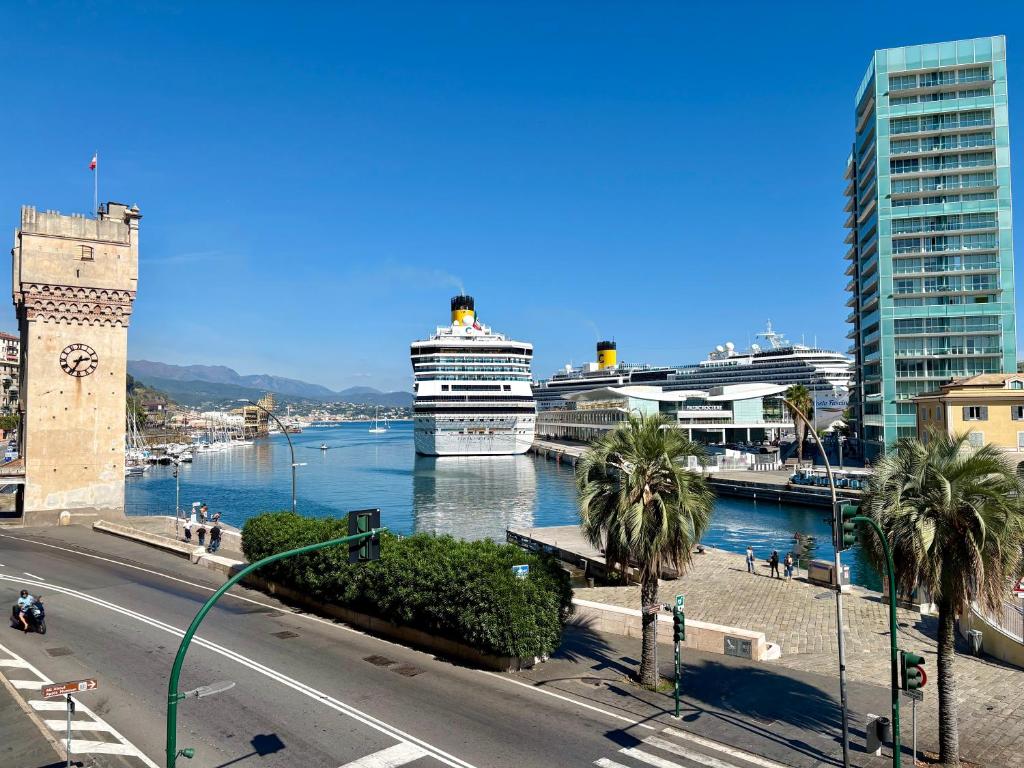 The Cruise View - Panoramic Suite AC & WiFi - 1