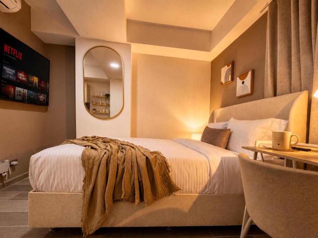 Private Studio Apartment with AC and WiFi - 3